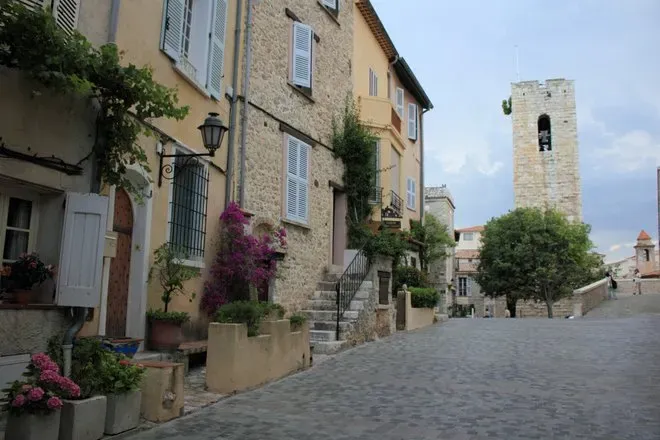 ""'"""""Charming""""'""